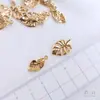 Accesorios Chapados en Oro de 14K que Conservan el Color Colgante de Hoja Estéreo Calada Colgante de Joyería para Pulsera Hecha a Mano Pendientes
