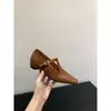 Sapatos Mary Jane femininos retrô de camurça em retalhos com salto oculto, adequados para a primavera e o outono de 2025, estilo francês, perfeitos com vestidos para looks de noite
