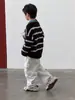 Suéter de punto a rayas de otoño e invierno Aimobebe para niños mayores, suéter rasgado de bloques de color de moda, prenda superior cálida