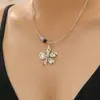 Cadena para Clavícula Ins Coreana de Plata Flor de Nicho Textura Metálica Martillada Flor Pequeña Cadena de Hueso de Serpiente Collar de Lujo Accesible