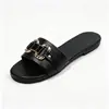 Sandalias Planas de Mujer de Nuevo Estilo Transfronterizas con Decoración de Hebilla Metálica, Calzado de Moda para Citas, Sandalias Casuales de Verano, Pantuflas al por Mayor