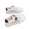 Zapatos Blancos de Piel de Vaca de Primera Capa Zapatos para Mujer 2026 Otoño Nuevos Versátiles Cómodos Zapatos de Plataforma Ligeros Deportivos Casuales