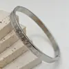 Conjunto de Pulseiras em Aço Titânio Estilo Europeu e Americano Três Cores com Elegante Design Floral, Pulseira Flor em Aço Titânio de Luxo Leve em Aço Inoxidável