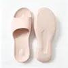 Pantuflas sencillas para adultos sin cordones con una sensación cómoda, modelo nuevo para mujer, adecuadas para uso en interiores del hogar y el baño, pantuflas de verano de EVA para mujer