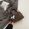 Bolsa Boston de Alta Qualidade para o Dia a Dia Feminina Moda Bolsa de Ombro Transversal Outono e Inverno 2025 Nova Bolsa de Mão Nicho Retro