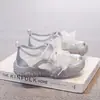 Zapatillas de entrenamiento alemanas de encaje y perlas para niñas, malla transpirable, nuevas sandalias primavera/verano 2026, zapatillas blancas, zapatos deportivos Cortez