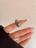 Anillo Abierto Ancho de Metal de Alta Calidad Estilo Ins Europeo y Americano Estilo Old Money Hecho a Mano con Goteo de Aceite Diamante Apilable