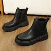 Botas Curtas Casuais Pretas Plus Size Femininas 2026 Outono Inverno Novas Versáteis com Zíper Lateral Petite Slim Tendência Botas Martin Femininas