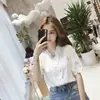 Camisa de Mujer de Manga Corta Diseño de Verano Sentido de la Moda Nicho Ribete de Encaje Top Estilo Coreano Cuello en V Elegante Jersey Camisa Blanca