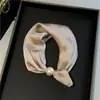 Colar de lenço de seda com pérolas e fecho magnético para mulheres, corrente fina para clavícula de verão, lenço pequeno retrô francês, lenço decorativo para o pescoço