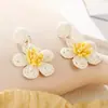 Aretes de Flor de Rafia Transfronterizos, Pequeños y Elegantes, Tachuelas de Flor de Cerezo Tejidas a Mano, Estilo Vacacional Costero