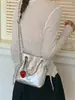 2026 Verano Nuevo Bolso Cubo de Cadena de Rejilla de Diamante Moda Tendencia Elegante y con Estilo para el Trabajo y el Trayecto Bolso de Hombro