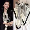 Bufanda de seda cuadrada grande de 90 cm para mujer, nueva bufanda de seda de imitación estampada, bufanda de satén de otoño e invierno, regalo de fábrica al por mayor