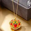 Nuevo colgante de cerradura Ruyi esmaltado estilo chino, cerradura de fortuna y paz de filigrana hueca, collar de piedras preciosas de tendencia nacional, producto para transmisión en vivo