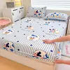 Juego de tres piezas de sábana de terciopelo de leche engrosada de dibujos animados, cálido, lavable a máquina, resistente a la suciedad, a prueba de polvo, protector de colchón de cobertura total