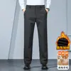 Calça casual masculina de mistura de lã, novo estilo de inverno, business casual, forrada com fleece, espessada para aquecimento, corte reto, acabamento escovado