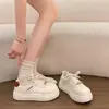 Novedades Primavera/Verano 2026 Zapatos Blancos Cabeza Grande Pan Redondos Bajos Estilo Japonés Suela Gruesa que Aumenta la Altura Cierre Frontal con Cordones Suela Suave Cómodos