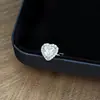 Anillo de Corazón Europeo y Americano Moda Lujo Cielo Estrellado Anillo Completo de Circonita Nicho de Gama Alta Exquisito Anillo Gourmet para Mujeres
