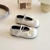 Sapatos de Princesa para Meninas 2026 Nova Primavera Menina Pérola Solado Macio Couro Moda Bebê Laço Sapato Único