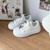 Zapatos Blancos Transpirables de Malla para Mujer 2024 Verano Nuevos Versátiles Estudiante Zapatos de Malla Suela Gruesa Casual Estilo Campus Tenis
