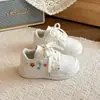 Zapatillas Deportivas Casuales Blancas para Niñas Otoño 2026 con Bordado Floral, Zapatos Deportivos Casuales para Niños, Suela Suave, Antideslizantes, de Caña Baja