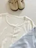 Camiseta de Verão Feminina Elegante de Malha com Botões, Gola Quadrada, Manga Curta, Acabamento em Renda, Camada Base Redutora de Idade