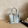 Bolso de Mano Minimalista de Alta Gama Estilo Coreano de Nicho para Mujer, Nuevo Versátil para Verano 2026 Bolso Cruzado Tipo Cubo con Textura