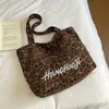 Moda de Invierno Bolso Tote Retro Estampado de Leopardo 2026 Nuevo Bordado de Letras Gran Capacidad Bolso de Mano para Viajes Bolso de Hombro