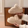 Pantuflas peludas de suela gruesa para mujer, otoño e invierno, forradas de felpa, para usar en exteriores, nuevo estilo 2026, versátiles, casuales, pantuflas de algodón de una sola tira