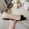 Sapatos de bico redondo e salto baixo, estilo Chanel, uso individual feminino 2026, corte baixo, salto, novo, não moda francesa, padrão de diamante, primavera e outono, color blocking