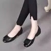 Zapatos Planos de Punta Cuadrada para Mujer 2026 Otoño Nuevo Estilo Zapatos Pequeños de Cuero de Corte Bajo para Dama Suela Suave Zapatos Casuales para Mamá Zapatos Cómodos para el Trabajo