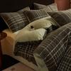 Conjunto de Quatro Peças de Cama de Veludo Leite Quente e Espesso de Inverno 2025 Novo Conjunto de Três Peças de Lençóis e Capa de Edredom de Veludo Coral