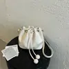 Bolso Pequeño de Moda Nuevo para Mujer, Bolso Cruzado de Hombro Estilo Nuevo, Versátil Bolso Cubo Retro Nuevo