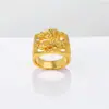 Tienda de oro Jianjie con anillo de dragón dominante para hombre de boutique Anillo de hombre de dragón hueco imitación oro de Vietnam al por mayor