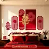 Un conjunto de decoraciones de boda para una pareja enamorada, que incluye artículos para decorar los dormitorios de la novia y el novio y la sala de estar, con caracteres chinos que simbolizan la felicidad y guirnaldas con temática de boda.