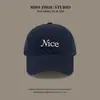 Boné Preto Bordado com Letras Estilo Coreano Primavera e Verão Feminino Versátil Casual Top Macio Aba Larga Chamativo Boné Pequeno para Homens