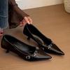 Zapatos de Tacón Alto Negros de Moda con Punta Estilo Francés para Mujer con Sentido del Diseño, Hebilla Metálica, Estilete Sexy, Boca Baja, Zapatos Individuales Versátiles