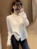 Blusa Feminina Elegante de Renda com Decote V Suave Estilo Francês Manga Longa Nova Coleção Primavera 2026 Moda Feminina