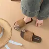 Sandalias de Dedo con Suela Suave Estilo Retro para Mujer, Calzado de Verano para Exteriores, Sandalias Planas de Dedo con Fuego Artificial de Pedrería para Playa