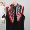 Moda Retro Nueva Ropa Combinación Bufanda Azul Estampado Cuadrado Pequeño Bufanda de Seda de Alta Calidad Bufanda Elegante para Mujer