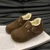 Sapatos de Algodão Pelúcia Quentes de Inverno Nordeste Sapatos de Algodão Peludos Espessados Novos 2025 Sapatos Birkenstock Retro Baotou Femininos