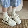 Nuevas Zapatillas Deportivas Blancas Planas de Suela Gruesa de Entrenamiento Alemán Versátiles de Moda Primavera/Verano 2026 para Mujer