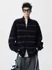 Cardigan de Raya Contrastante Estilo Maduro de Lujo Ligero Suéter Holgado Manga Larga Corto Otoño e Invierno Top de Punto Cuello Alto Moderno Hombre