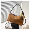 Bolso de Hombro Cruzado Retro de Gamuza de Gran Capacidad para Mujer 2025 Nuevo Otoño e Invierno Moda Casual Simple Almohada