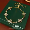 Pulsera Deslizante Flor de Fritilario Hueca de Zirconia para Mujer Moda Medieval Accesorios de Mano de Alta Gama Diseño de Nicho Accesorios de Mano