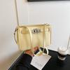 Bolso Casual de Hombro Cruzado 2025 Nueva Moda Simple Fresco Retro Nicho Retro Cartera Kelly para Mujer