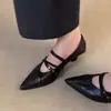 Zapatos de tacón grueso, punta fina, estilo retro francés, de pala baja para mujer, versátiles para ir al trabajo, con diseño de Mary Jane de una sola tira.
