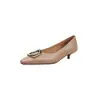 34-40 Zapatos Elegantes para el Trabajo con Hebilla Cuadrada Metálica, Nuevo Estilo Tacones de Aguja Punta Cuadrada Pequeña Boca Baja, Zapatos de Vestir de Cuero Genuino Color Albaricoque Tacón Medio