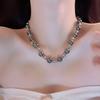 Collar de perlas de color mezclado gris jaspeado moderno y fresco de alta calidad para mujer, collar de nicho de lujo ligero, cadena para suéter retro elegante, cadena para clavícula