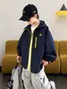 Ropa infantil Huzhou Zhili: Nueva colección de otoño 2026 de tops de manga larga para niños, ropa exterior con capucha para bebé